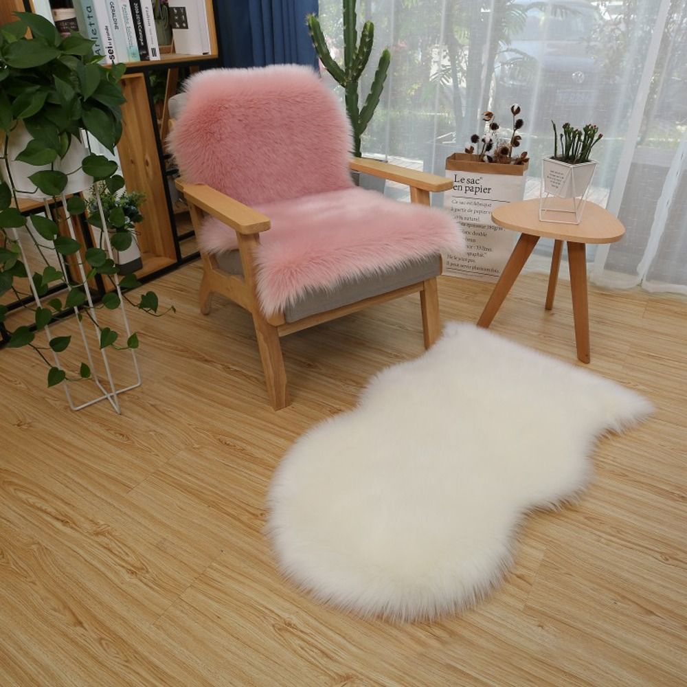 พรมขนสัตว์เทียมกันลื่น นุ่มฟู  - Cowhide Rug Faux บทวิจารณ์และราคา